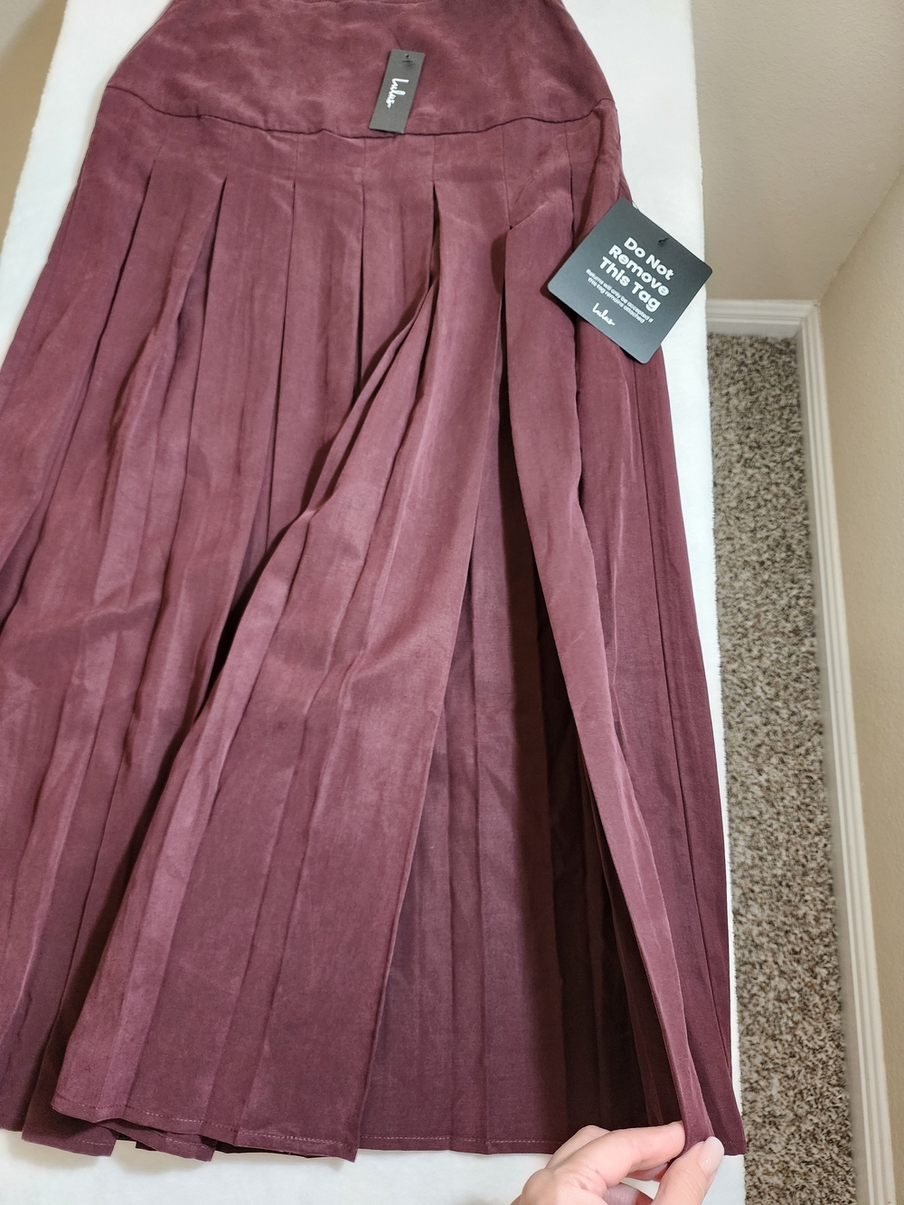 NWT Lulus Vessa Burgundy High Rise Pleated Maxi Skirt Slit Size M - Picture 6 of 14